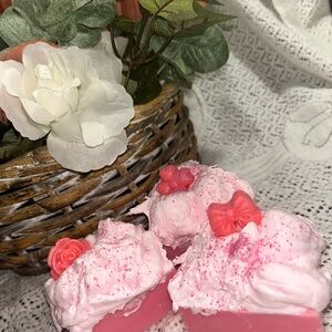 Luxurious Pink Floral Bath Soak Pink apple fluff